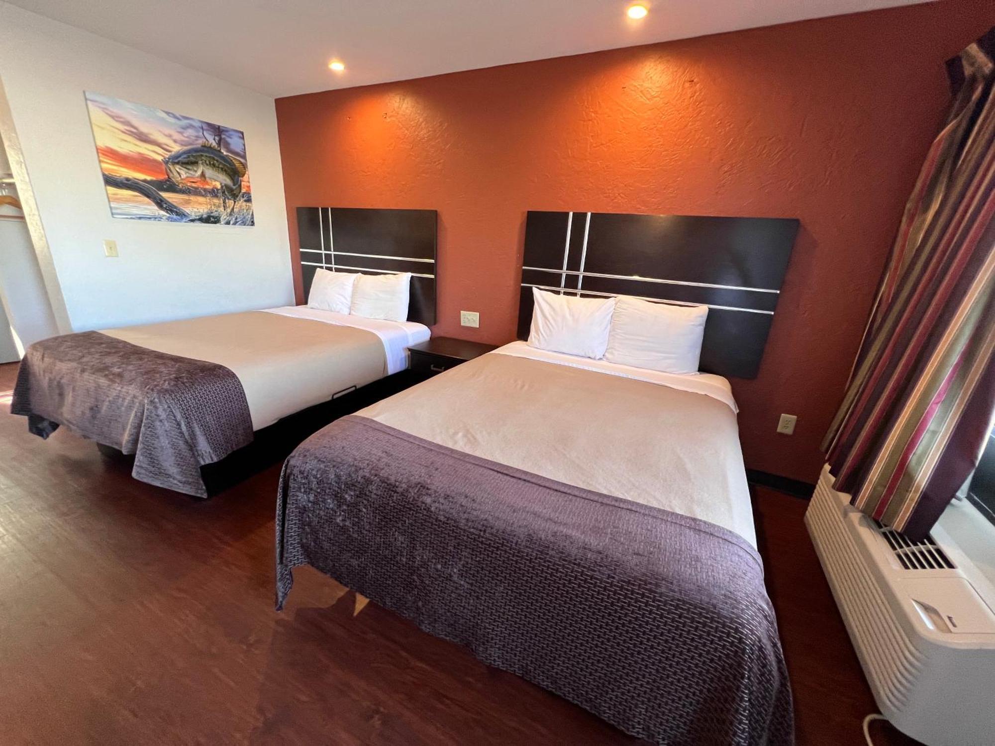 Budget Inn Of אוקיצ'ובי מראה חיצוני תמונה