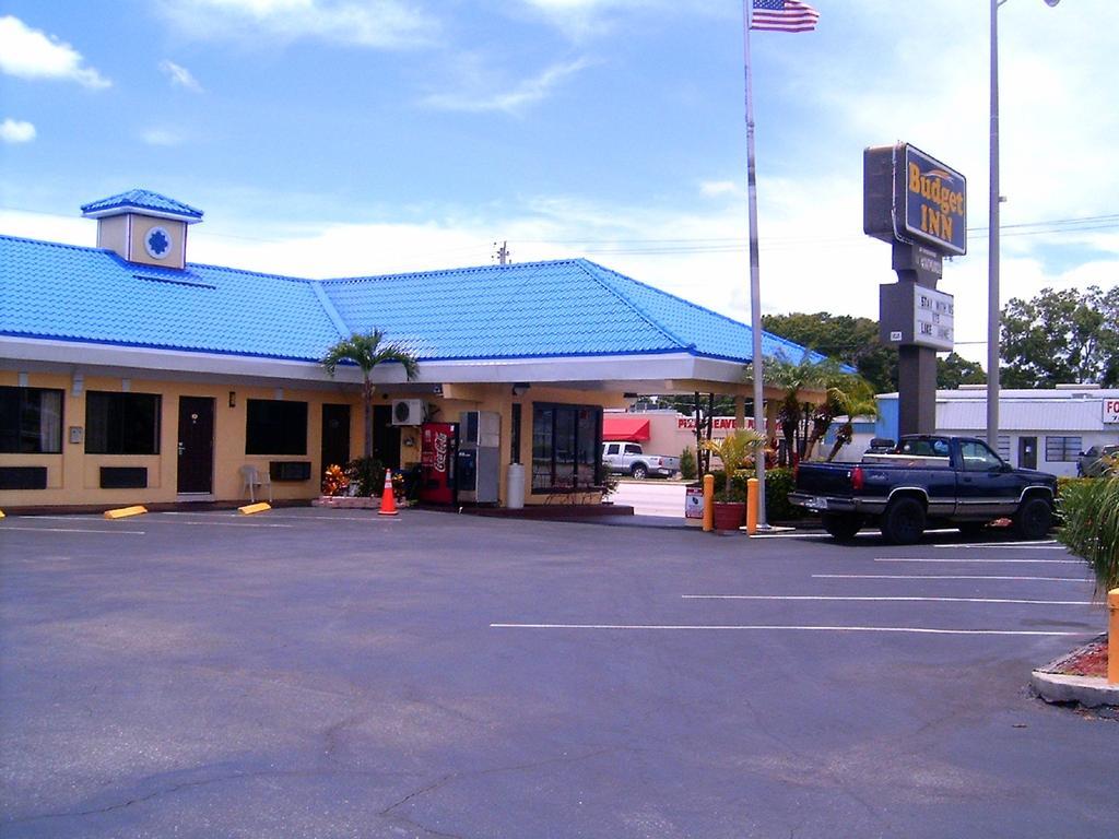 Budget Inn Of אוקיצ'ובי מראה חיצוני תמונה